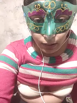 Snapshot of SubmissiveKaur chatting on 12.17.25 SubmissiveKaur online show from 12.17.25