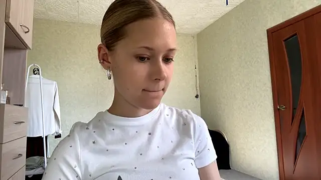 ZaidaSchwarten online show from 03.14.26