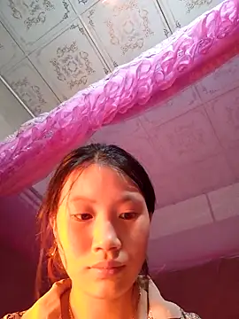 Snapshot of Lomay69 chatting on 12.17.25 Lomay69 online show from 12.17.25