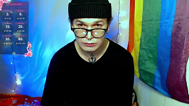 Snapshot of Steve_q chatting on 12.19.25 Steve q online show from 12.19.25
