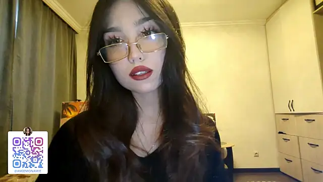 Qwami Amie online show from 01.11.26