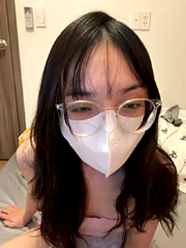 Snapshot of mimichannn99 chatting on 12.16.25 mimichannn99 online show from 12.16.25