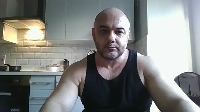 Snapshot of WildJohn_XX chatting on 12.15.25 WildJohn XX online show from 12.15.25