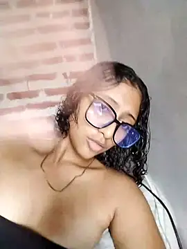 Snapshot of SweetEmxxx chatting on 02.07.26 SweetEmxxx online show from 02.07.26