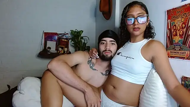 Snapshot of SweetEmxxx chatting on 02.12.26 SweetEmxxx online show from 02.12.26