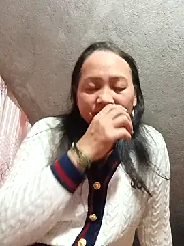 Luckyy03 online show from 12.17.25