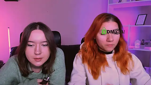 Snapshot of kimiko_shine chatting on 12.14.25 kimiko shine online show from 12.14.25