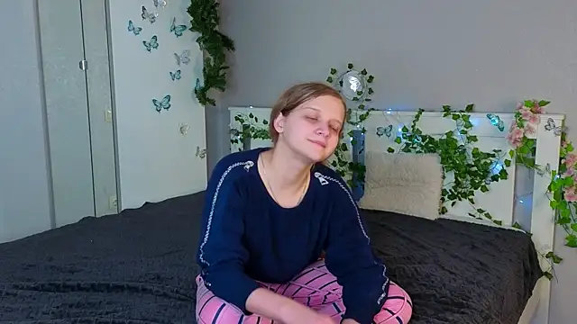 HazeElariel online show from 03.30.26