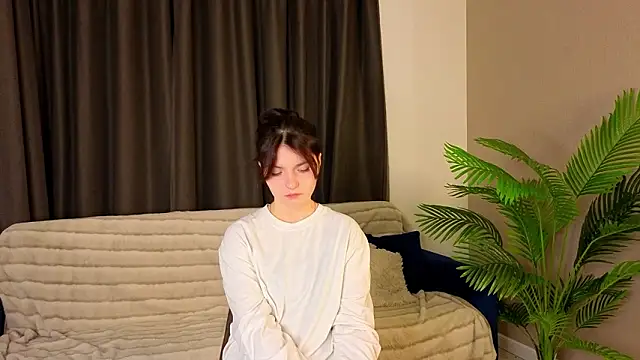 Snapshot of NyraVesperis chatting on 03.24.26 NyraVesperis online show from 03.24.26