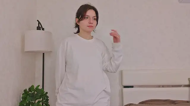 Snapshot of NyraVesperis chatting on 04.02.26 NyraVesperis online show from 04.02.26