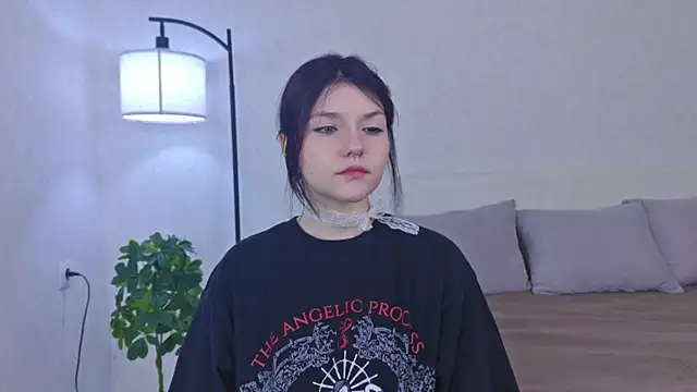 NyraVesperis online show from 05.16.26