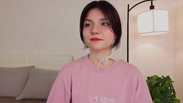 NyraVesperis online show from 05.18.26