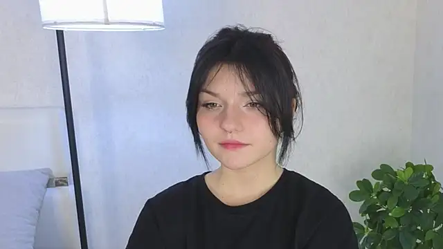 NyraVesperis online show from 05.24.26