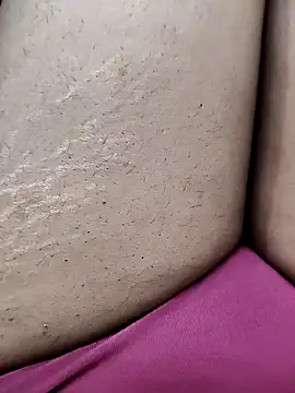 Snapshot of khusi__2004 chatting on 12.17.25 khusi 2004 online show from 12.17.25