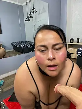 Snapshot of SayMarLuna chatting on 02.11.26 SayMarLuna online show from 02.11.26