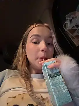 Snapshot of -teenytiny- chatting on 12.13.25 -teenytiny- online show from 12.13.25