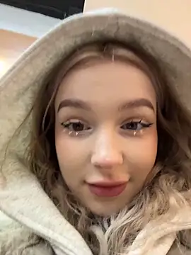 Snapshot of -teenytiny- chatting on 12.17.25 -teenytiny- online show from 12.17.25