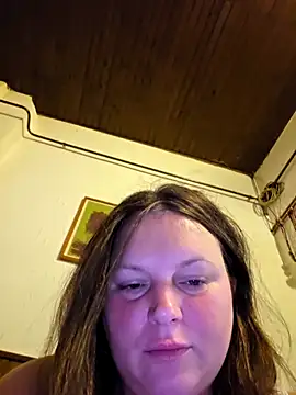 Snapshot of andelija chatting on 12.16.25 andelija online show from 12.16.25