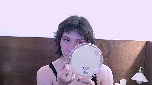 Snapshot of Shelly_bat chatting on 07.14.26 Shelly bat online show from 07.14.26