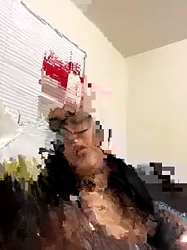 Snapshot of ZULTANHA chatting on 12.18.25 ZULTANHA online show from 12.18.25