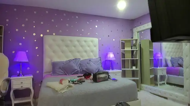 Snapshot of rousse_millers chatting on 02.25.26 rousse millers online show from 02.25.26