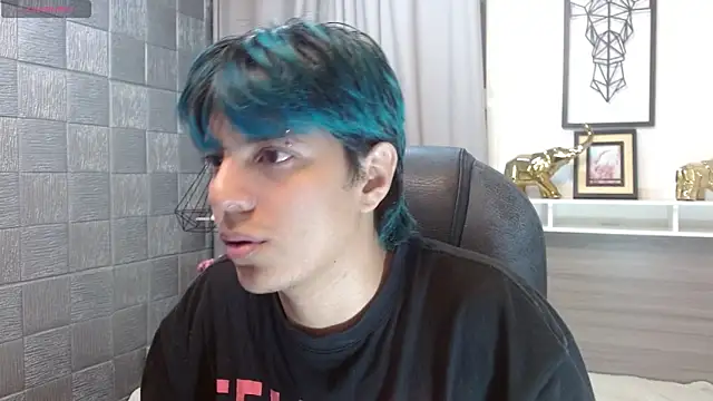 Snapshot of CodyTaylor_ chatting on 12.14.25 CodyTaylor online show from 12.14.25