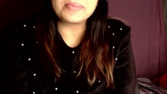 Snapshot of butterflyslay chatting on 12.22.25 butterflyslay online show from 12.22.25