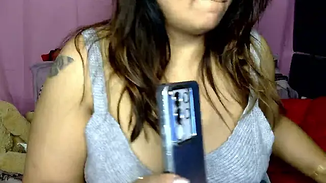 Snapshot of butterflyslay chatting on 01.14.26 butterflyslay online show from 01.14.26