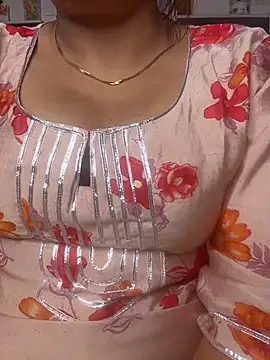 Snapshot of butterflyslay chatting on 02.17.26 butterflyslay online show from 02.17.26