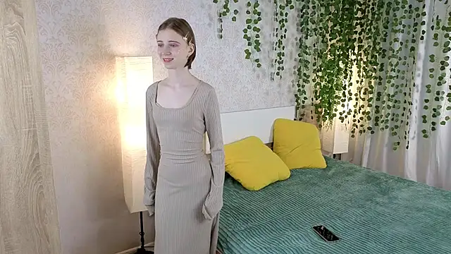 Snapshot of ViollaBloom chatting on 12.17.25 ViollaBloom online show from 12.17.25