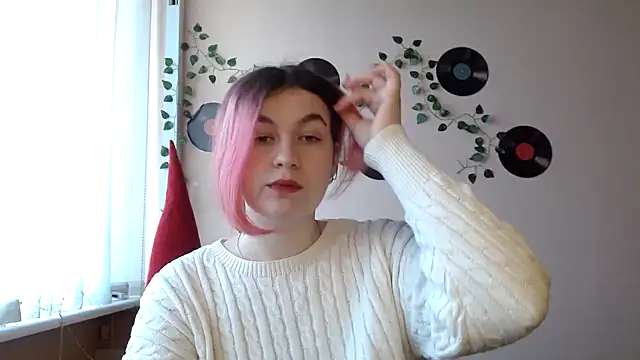 Snapshot of Aura__Myst chatting on 12.18.25 Aura Myst online show from 12.18.25