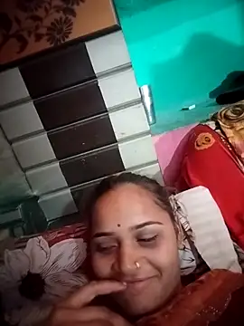 Snapshot of Aaisha_01 chatting on 12.17.25 Aaisha 01 online show from 12.17.25