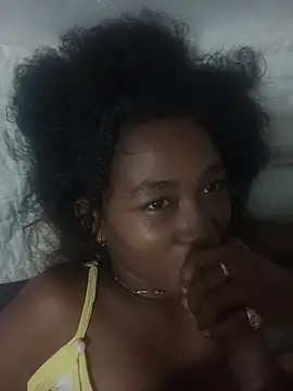 SkinnyAndBrunette online show from 12.21.25