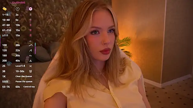 MollyyMayy online show from 05.17.26