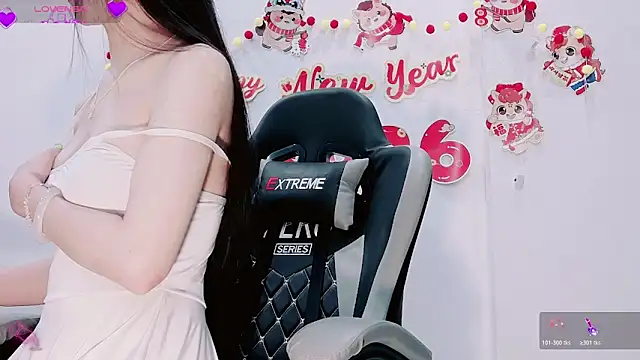 Snapshot of mia_eeeee chatting on 03.26.26 mia eeeee online show from 03.26.26