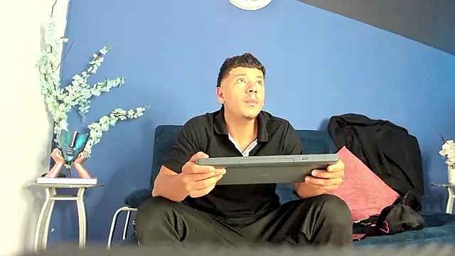 Snapshot of MagnusKnight_ chatting on 02.16.26 MagnusKnight online show from 02.16.26