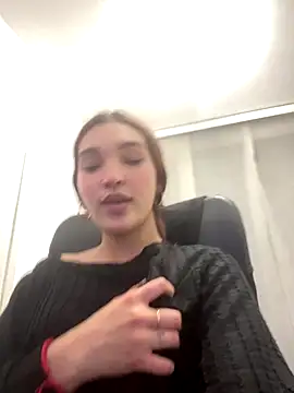 Snapshot of karely_and_justin chatting on 12.16.25 karely and justin online show from 12.16.25