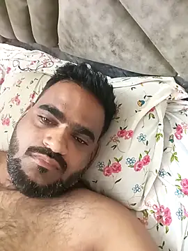 Snapshot of the_7inch_guy chatting on 12.16.25 the 7inch guy online show from 12.16.25