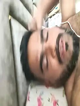 Snapshot of the_7inch_guy chatting on 12.16.25 the 7inch guy online show from 12.16.25