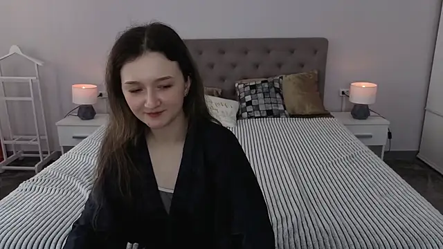 CyrenaLuxe online show from 04.05.26