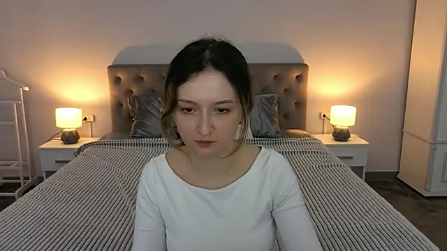 CyrenaLuxe online show from 04.07.26