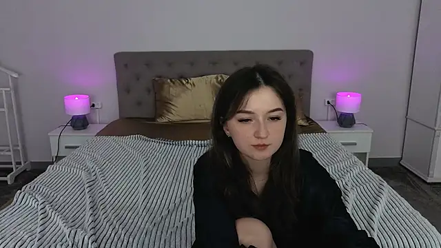 CyrenaLuxe online show from 04.15.26