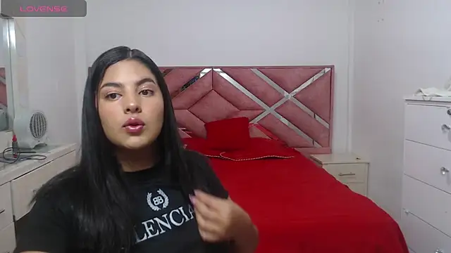 Snapshot of Brittany_Hot chatting on 12.16.25 Brittany Hot online show from 12.16.25