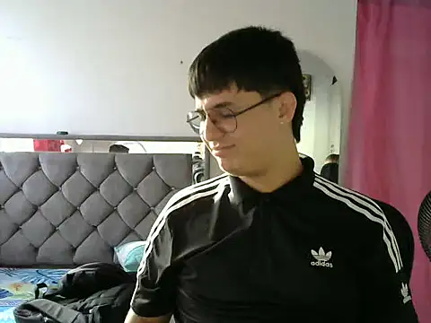 Snapshot of ken_wolflover chatting on 12.15.25 ken wolflover online show from 12.15.25