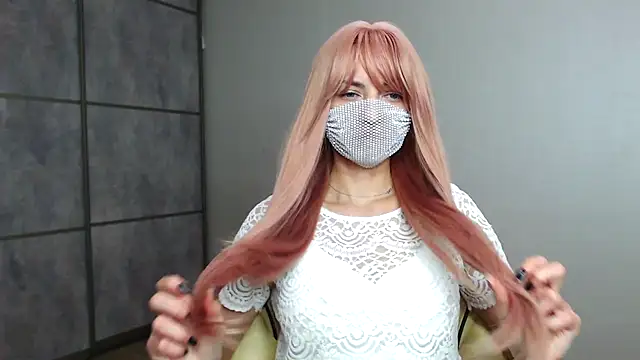 Snapshot of ellisnikki chatting on 12.15.25 ellisnikki online show from 12.15.25