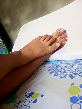 Snapshot of Aleinad16 chatting on 12.18.25 Aleinad16 online show from 12.18.25