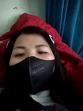 Snapshot of Thikshow2k chatting on 12.17.25 Thikshow2k online show from 12.17.25