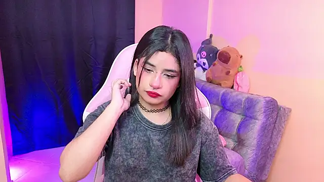 Snapshot of bonnieTaylor1 chatting on 12.18.25 bonnieTaylor1 online show from 12.18.25