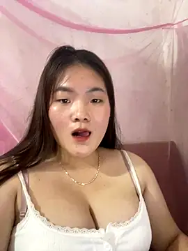 Snapshot of Moonlight_see123 chatting on 12.15.25 Moonlight see123 online show from 12.15.25