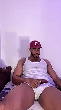 Snapshot of DominicHunter chatting on 12.15.25 DominicHunter online show from 12.15.25